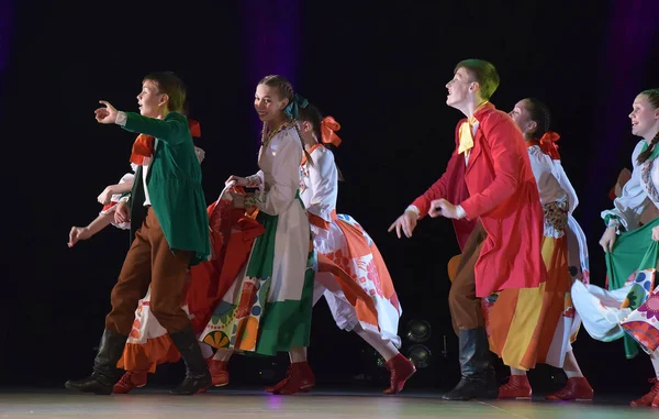 Rusya Petersburg 2018 Festivalde Çocuk Dans Grubu Yaşam Çiçekleri Rus — Stok fotoğraf