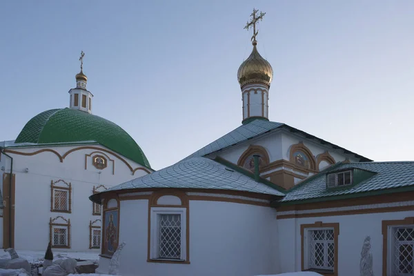 聖三位一体修道院、チェボクサル、チュヴァシ共和国、ロシア — ストック写真
