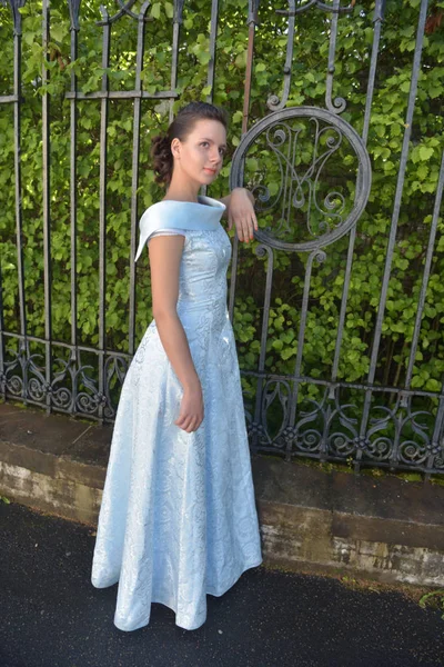 Beautiful Brunette Pale Blue Evening Dress Outdoor — Stock Photo, Image