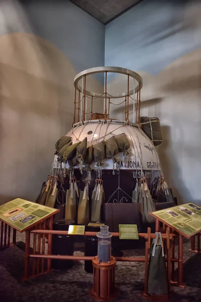 WASHINGTON, DC - 24.06.2016: Museo Nacional del Aire y el Espacio Smithsonian en Washington, DC, visto el 24.06.2016. Posee la mayor colección de aviones históricos y naves espaciales del mundo . — Foto de Stock