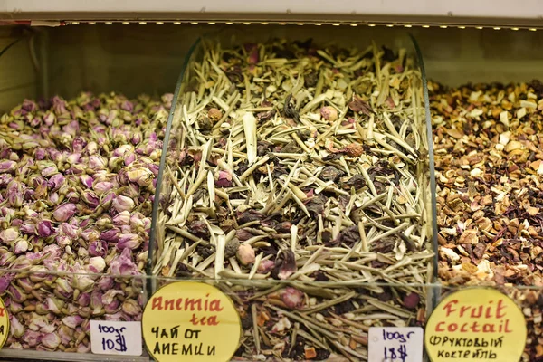 16,07,2015 土耳其，凯梅尔。香料和茶叶为游客规范中 — 图库照片
