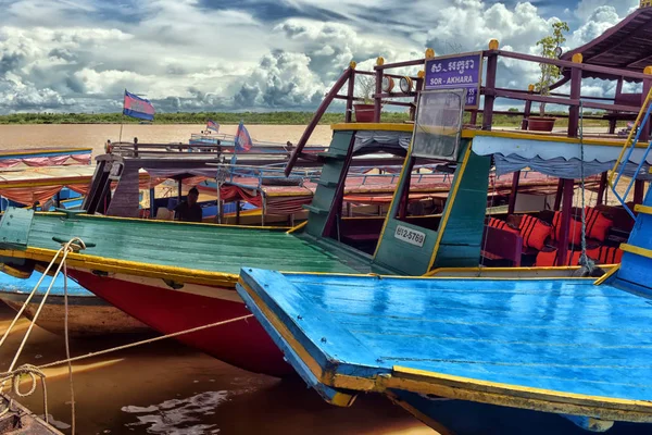 Chong Knies Village, Tonle Sap-tó, a legnagyobb édesvízi tava, a Délkelet-ázsiai — Stock Fotó