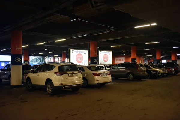 Russia, St.Petersburg, 22,07,2017 Underground parking of a large — Stock Photo, Image