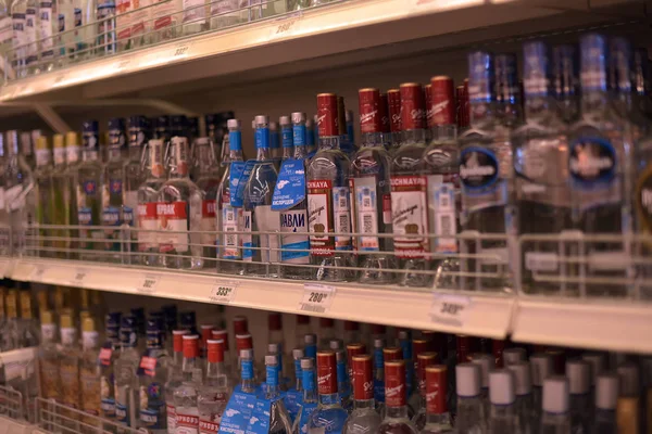 Russia Petersburg 2015 Vodka Supermarket — Stock Photo, Image