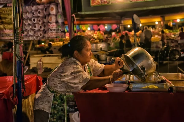 Thaïlande, Pattaya 26,06,2017 Marché alimentaire de nuit à Pattaya — Photo