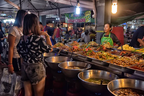 Ταϊλάνδη Pattaya 2017 Νυχτερινή Αγορά Τροφίμων Για Πατάγια — Φωτογραφία Αρχείου