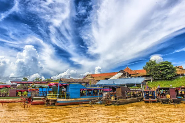 Chong Knies Village, Tonle Sap-tó, a legnagyobb édesvízi tava, a Délkelet-ázsiai — Stock Fotó