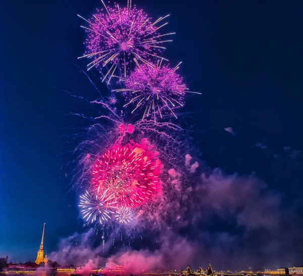 Russia, St. Petersburg, 07/30/2012 Festive salute to the Day of the Russian Navy. — Stock Photo, Image