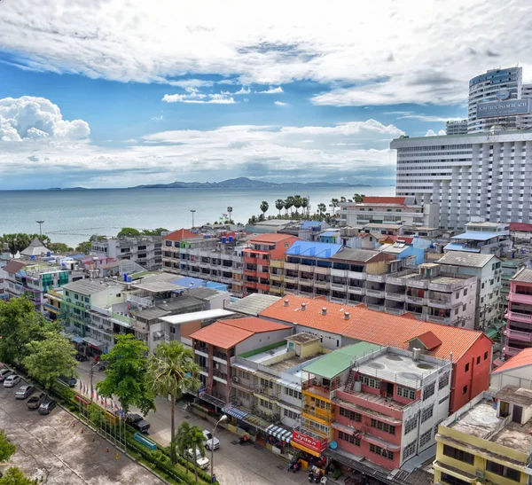 Utsikt över Pattaya och havet från hotellet — Stockfoto