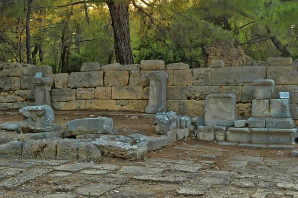 Ciudad vieja Phaselis en Antalya, Turquía - antecedentes arqueológicos — Foto de Stock