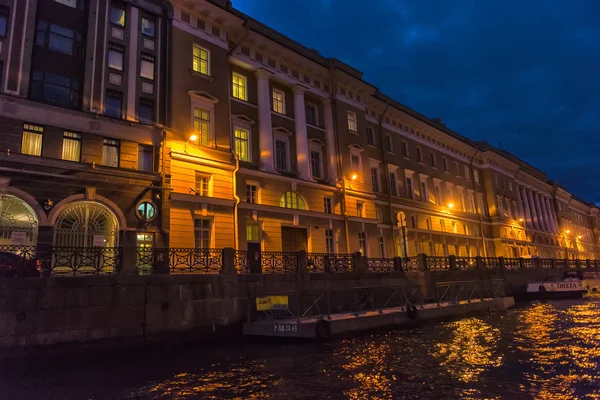 Russie, Saint-Pétersbourg, 16,08,2017 Embankment de la rivière Xoka — Photo