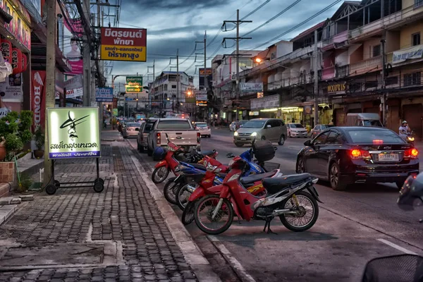 Tailândia Pattaya 2017 Ruas Carros Noturnos Nas Estradas — Fotografia de Stock