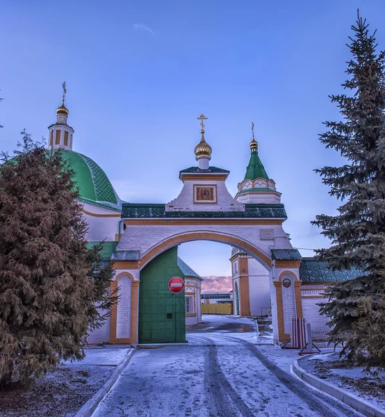 Rusia, Cheboksary, 30,03,2017 Monasterio de la Santísima Trinidad —  Fotos de Stock