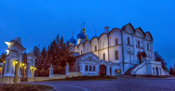 Pohled na katedrálu Zvěstování v květnu noci. Kazaňský Kreml. — Stock fotografie