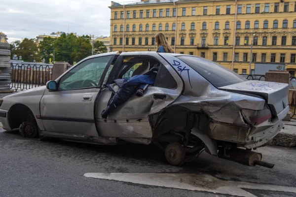 Rosja, Sankt Petersburg, 18,09,2016 samochód rozbił się w przypad — Zdjęcie stockowe