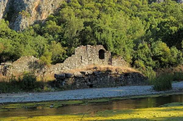 Ruinerna Ingången Till Den Antika Staden Olympos Bland Träden Turkiet — Stockfoto