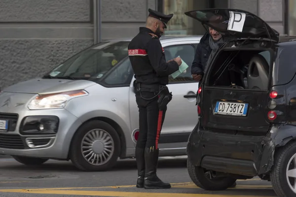 Napels Italië 2018 Politie Carabinieri Staand — Stockfoto