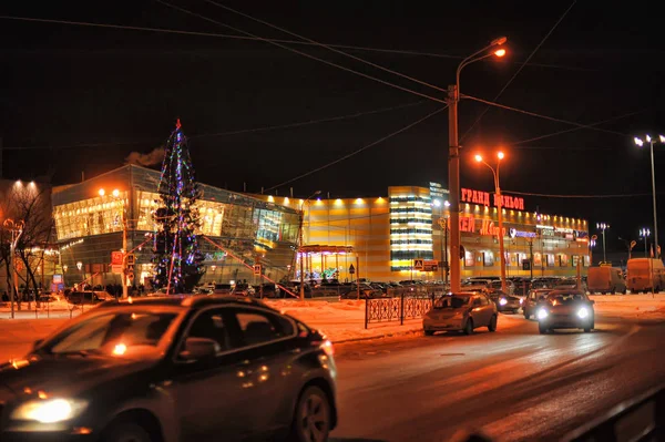 Rússia São Petersburgo 2013 Moderno Centro Comercial Grand Canyon Noite — Fotografia de Stock