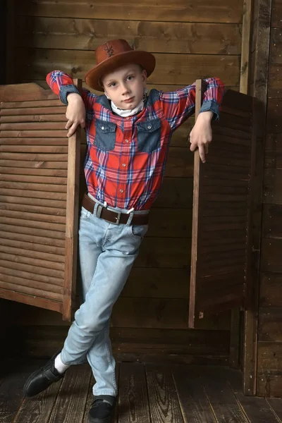 Chłopiec w kowbojski kapelusz — Zdjęcie stockowe