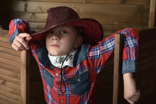 Jongen in cowboy-hoed — Stockfoto