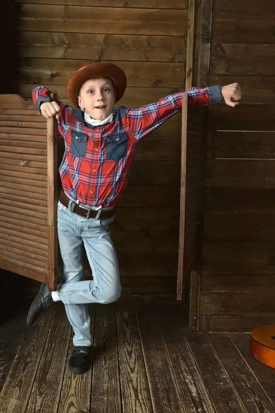 Jongen in cowboy-hoed — Stockfoto