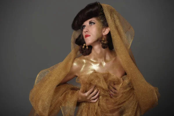 Retrato de moda chica de oro creativo —  Fotos de Stock