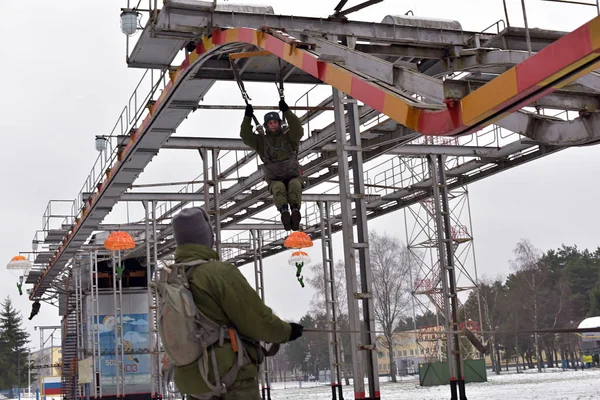 Rusya Novorossiysk 2014 Askeri Paraşütçüleri Ilk Atlayışlardan Önce Eğitmek Için — Stok fotoğraf