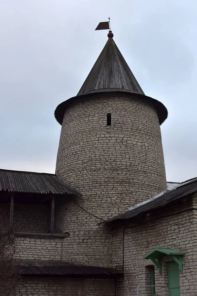 Vista de Pskov Kremlin, Pskov Krom, uma antiga cidadela em Pskov O — Fotografia de Stock