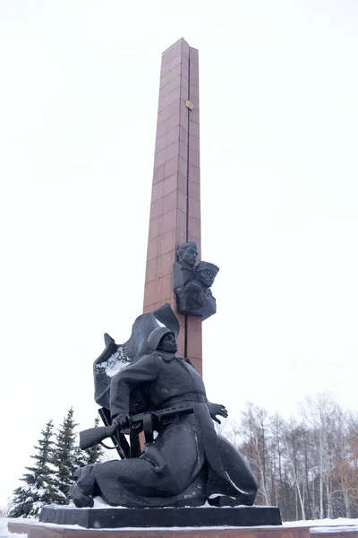 Памятник Матросову и Губайдуллину — стоковое фото