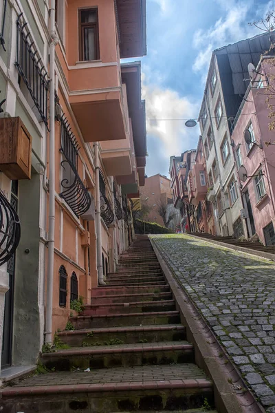 Casas coloridas na cidade velha Balat . — Fotografia de Stock