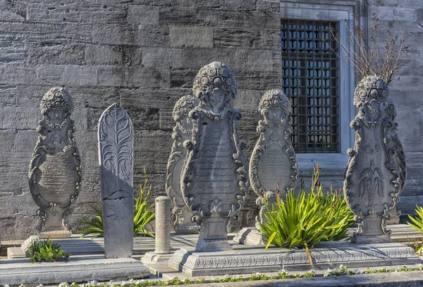 Suleymaniye Mesquita Cemitério com túmulo do lendário turco s — Fotografia de Stock