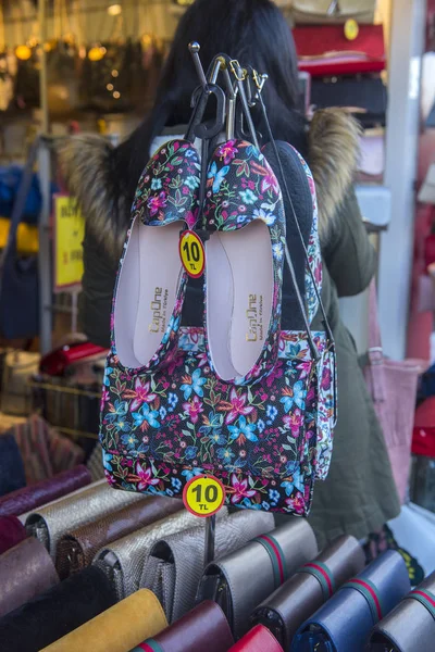 Turquía Estambul 2018 Zapatos Bolsos Del Mismo Color Escaparate — Foto de Stock