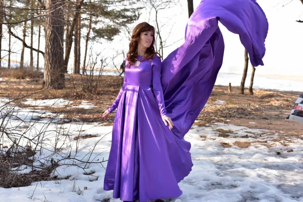 Vestido de mujer lila , — Foto de Stock