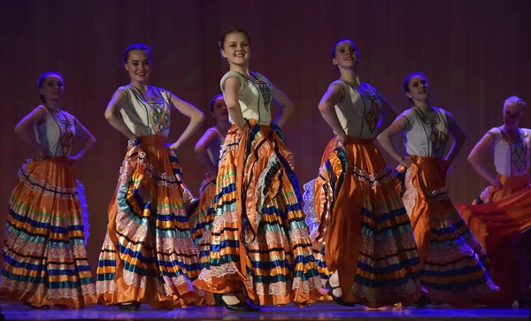 Festival de Dança Aberta-2016 Grupo de dança infantil realiza Flamenc — Fotografia de Stock