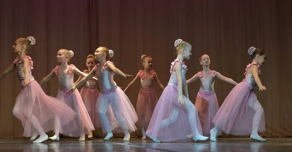 Russland Petersburg 2016 Open Dance Festival 2016 Kindertanzgruppe Führt Ballett — Stockfoto