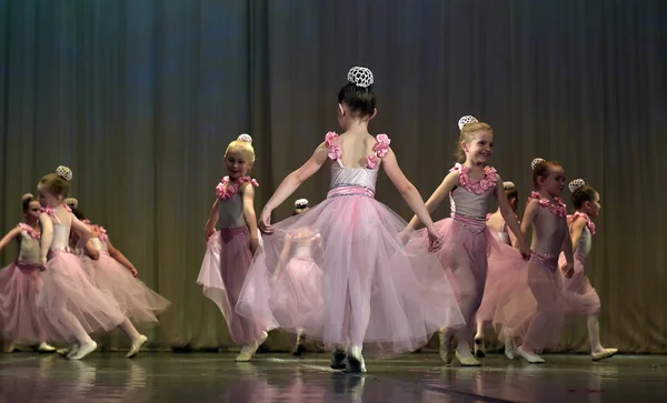 Rusland Petersburg 2016 Open Dance Festival 2016 Kinderen Dansgroep Voert — Stockfoto