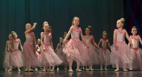 Russland Petersburg 2016 Open Dance Festival 2016 Kindertanzgruppe Führt Ballett — Stockfoto