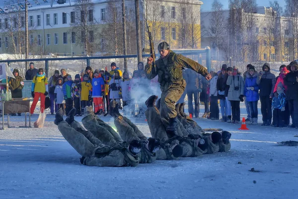 ロシア サンクトペテルブルク 祖国の擁護者の日の名誉の着陸は集まるロシア軍の 2018 のデモのパフォーマンス — ストック写真