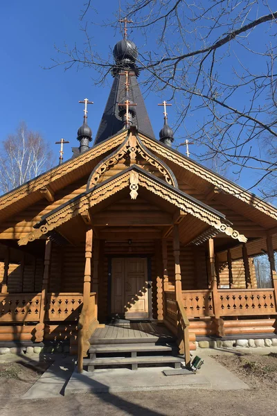 Orthodoxe russische Holzkirche — Stockfoto