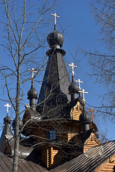 Igreja de madeira russa ortodoxa — Fotografia de Stock