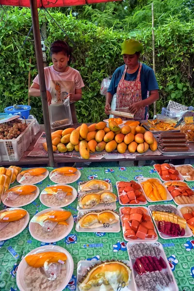 Thailand Pattaya 2017 Sliced Fruit Plate Sale Street Food Market — Stock Photo, Image