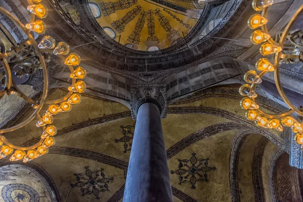 O interior da Hagia Sophia (também chamada de Hagia Sofia ou Ayasofya) — Fotografia de Stock