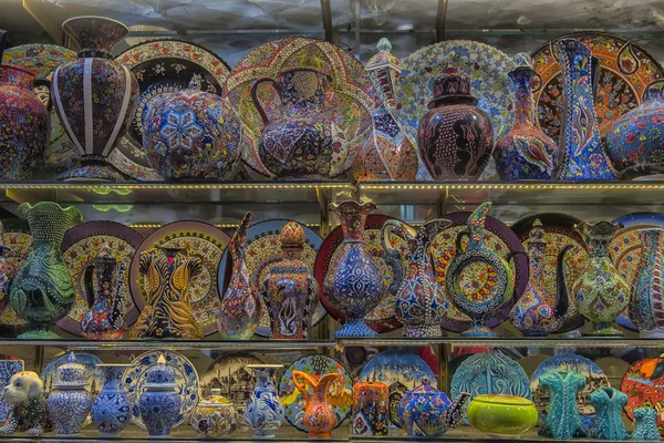 Jarrones y jarrones de cerámica en el Gran Bazar —  Fotos de Stock