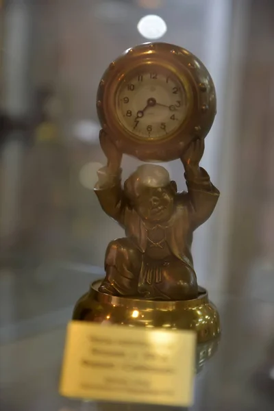 Росія, Ангарський. 02/01/2018 році музей стародавнього годинник. — стокове фото