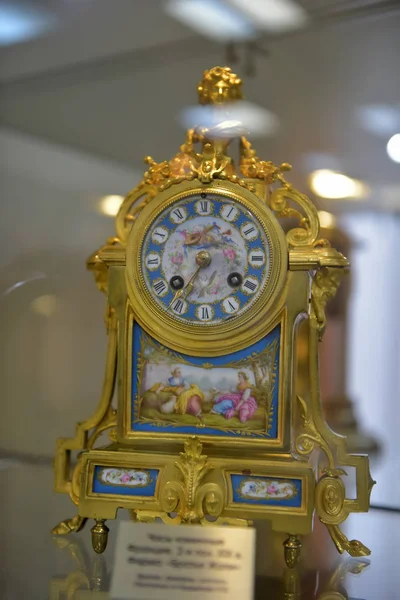 Russia, Angarsk. 02 / 01 / 2018 Museo dell'antico orologio . — Foto Stock