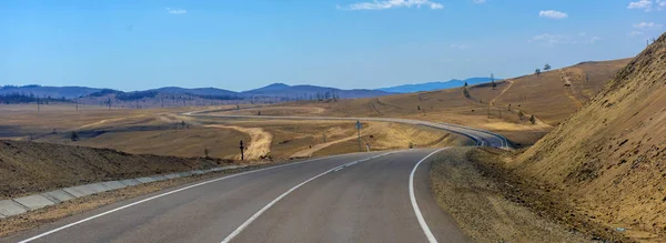 Highway on Tazheranskaya steppe — Stock Photo, Image