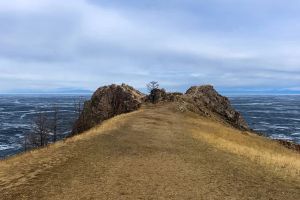 Kap Shunte-Left (Liebeskap) an der Ostküste der Insel Olchon — Stockfoto