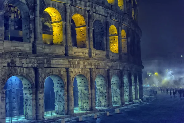 Detaljer om valv som utgör den gigantiska Colosseum i Rom — Stockfoto