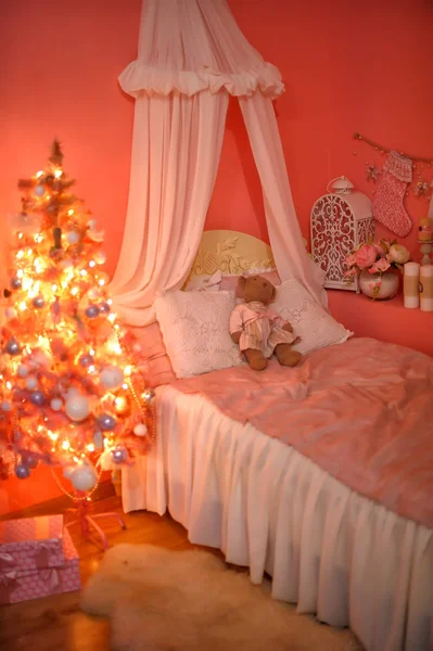 Orange de Noël avec arbre de Noël rose à l'intérieur — Photo