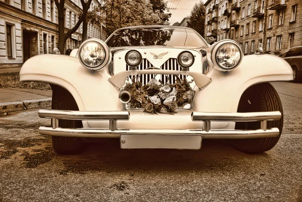 Rússia, São Petersburgo 22,11,2019 Retro carro Escalibur em uma cidade — Fotografia de Stock